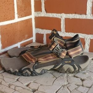 Teva | Artist Series #6974 9 Mens Strap Sandals